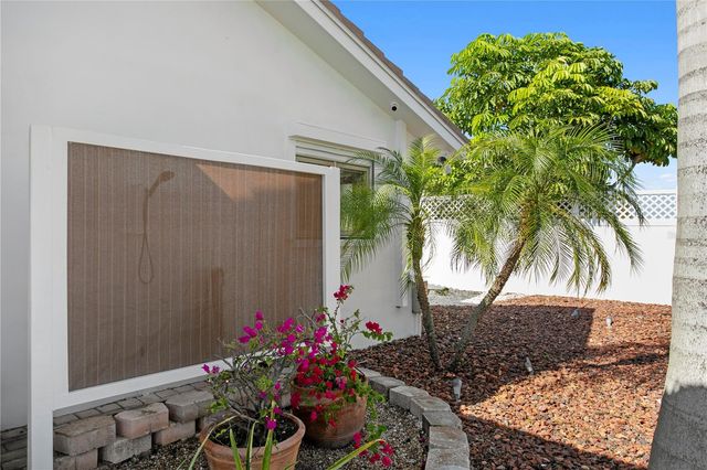 351 S JULIA CIRCLE, St Pete Beach, FL 33706