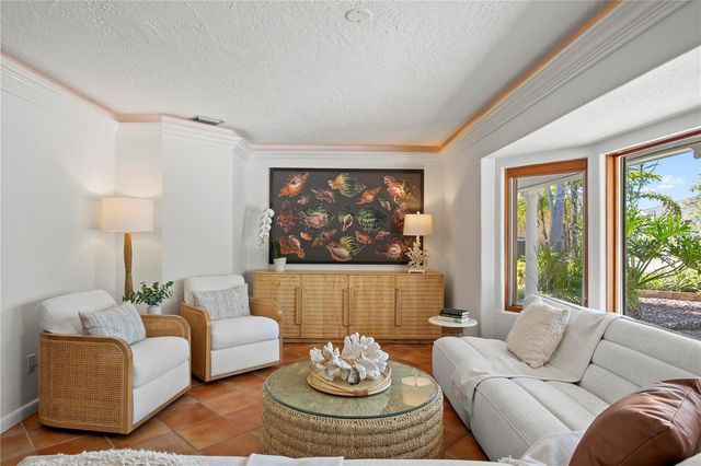 351 S JULIA CIRCLE, St Pete Beach, FL 33706