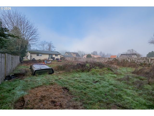 1247 1ST Ave, Sweet Home, OR 97386