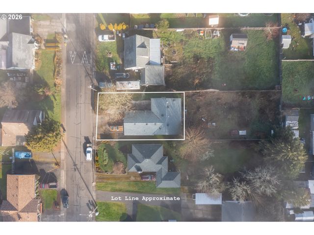 1247 1ST Ave, Sweet Home, OR 97386