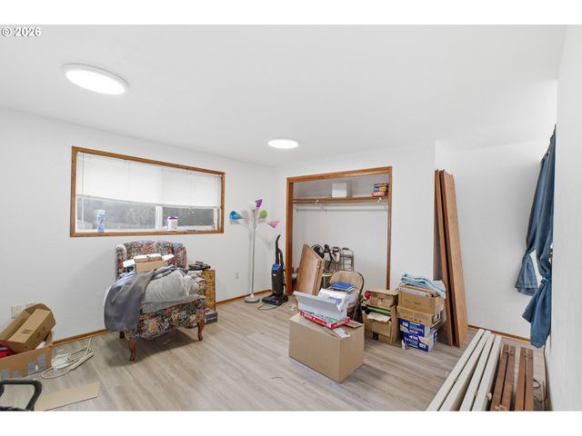 1247 1ST Ave, Sweet Home, OR 97386