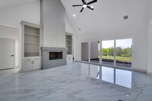 111 Barefoot Bay Boulevard, Corsicana, TX 75109