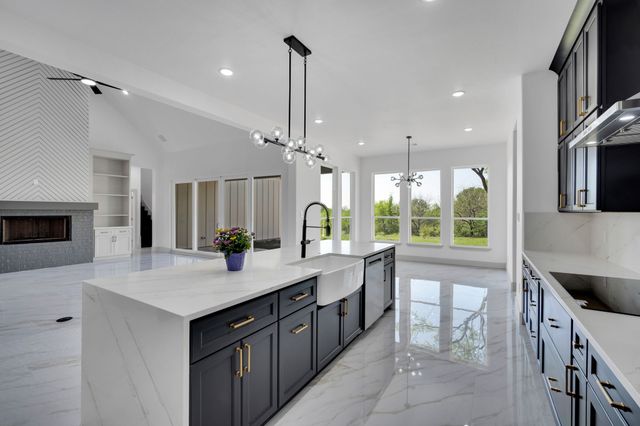 111 Barefoot Bay Boulevard, Corsicana, TX 75109