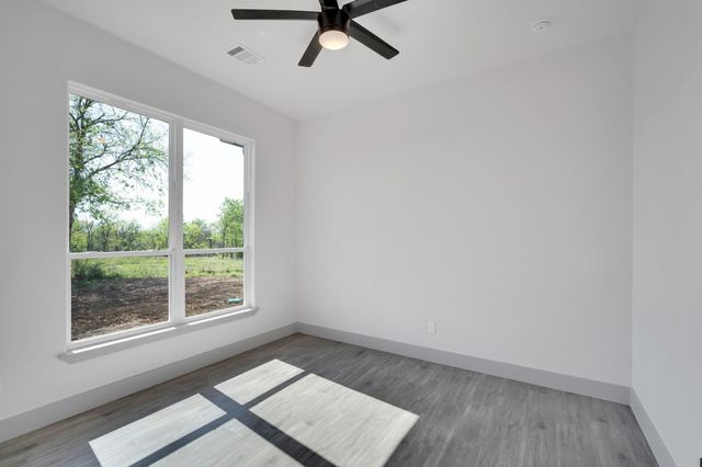 111 Barefoot Bay Boulevard, Corsicana, TX 75109