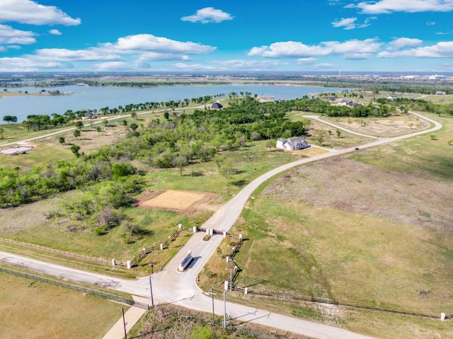 111 Barefoot Bay Boulevard, Corsicana, TX 75109