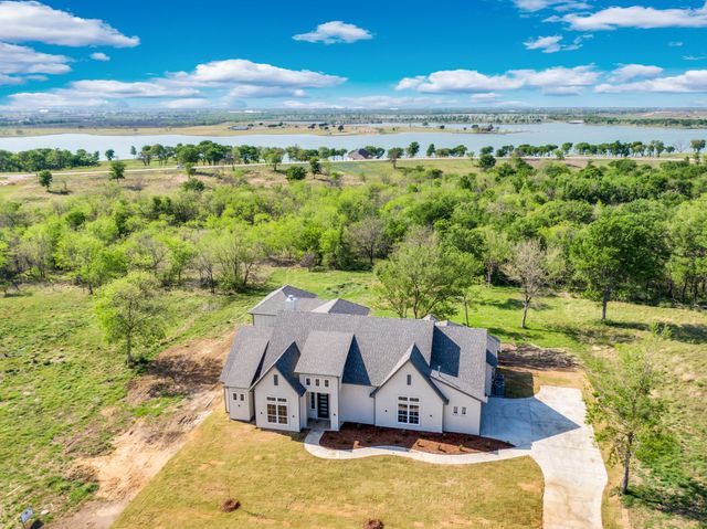 111 Barefoot Bay Boulevard, Corsicana, TX 75109