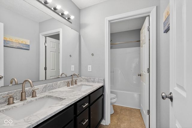 11110 Long Lake Lane, Fishers, IN 46037