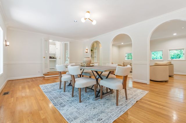 6038 Sherwood Ct, Nashville, TN 37215