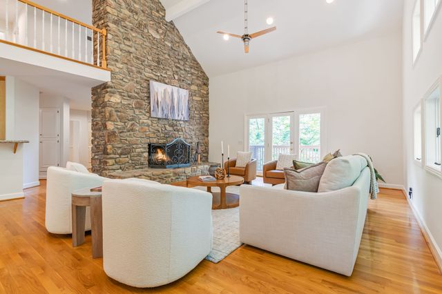 6038 Sherwood Ct, Nashville, TN 37215