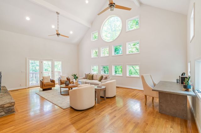6038 Sherwood Ct, Nashville, TN 37215