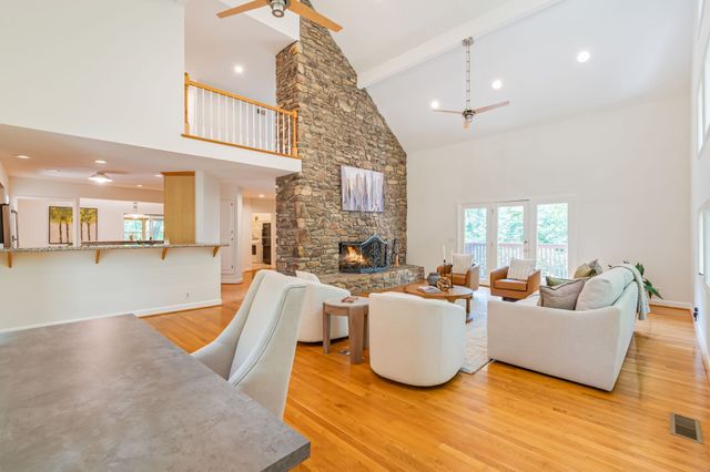 6038 Sherwood Ct, Nashville, TN 37215