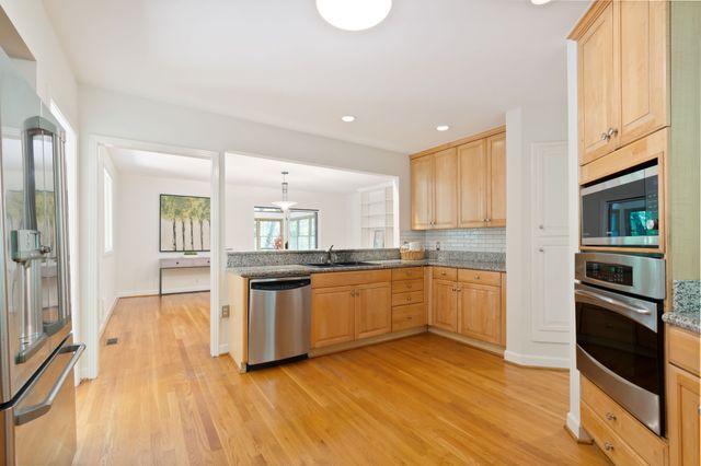 6038 Sherwood Ct, Nashville, TN 37215