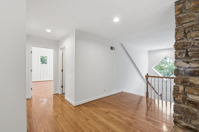 6038 Sherwood Ct, Nashville, TN 37215