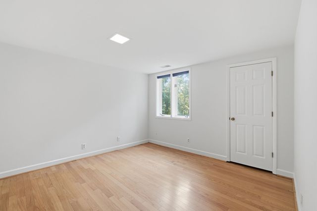 6038 Sherwood Ct, Nashville, TN 37215