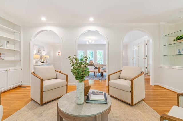 6038 Sherwood Ct, Nashville, TN 37215