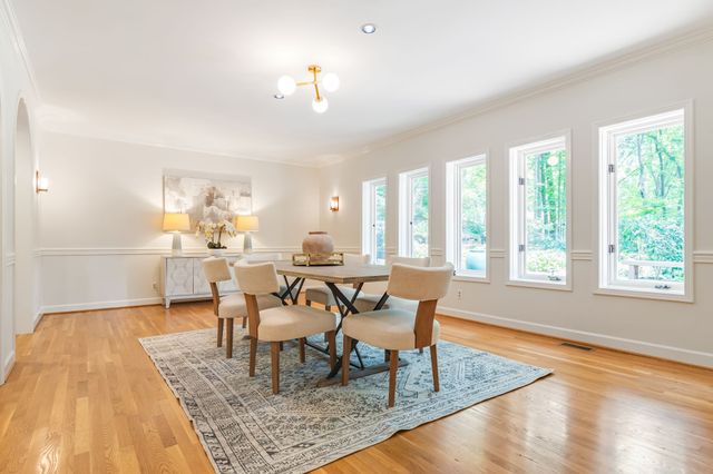 6038 Sherwood Ct, Nashville, TN 37215