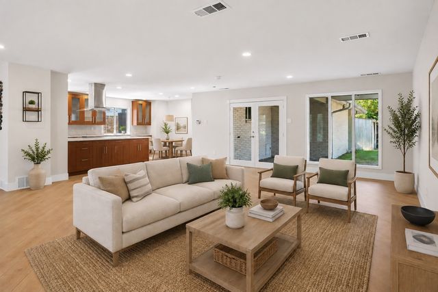 3237 Timberview Road, Dallas, TX 75229