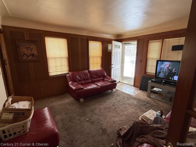 5749 ROBINDALE Avenue, Dearborn Heights, MI 48127