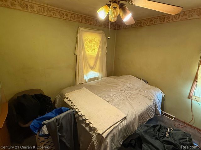 5749 ROBINDALE Avenue, Dearborn Heights, MI 48127