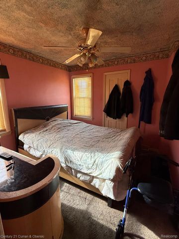 5749 ROBINDALE Avenue, Dearborn Heights, MI 48127