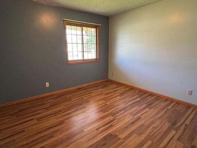 1114 Greenwood Street E, Thief River Falls, MN 56701