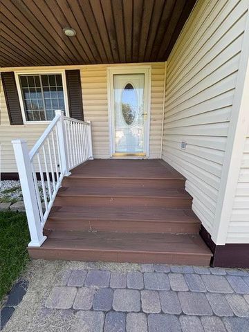 1114 Greenwood Street E, Thief River Falls, MN 56701