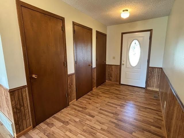 1114 Greenwood Street E, Thief River Falls, MN 56701