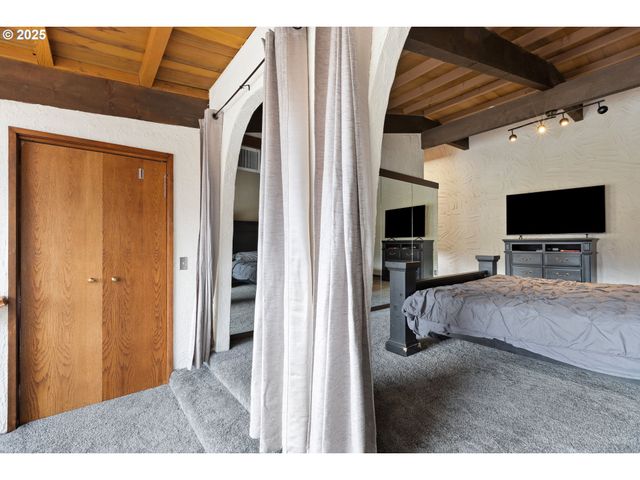 141 UMPQUA COLLEGE Rd, Roseburg, OR 97470