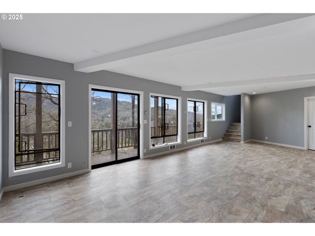 141 UMPQUA COLLEGE Rd, Roseburg, OR 97470