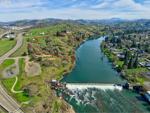 141 UMPQUA COLLEGE Rd, Roseburg, OR 97470