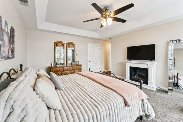 5 Illinois Avenue, Schaumburg, IL 60193