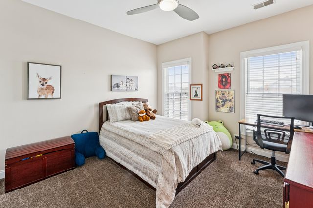 5 Illinois Avenue, Schaumburg, IL 60193