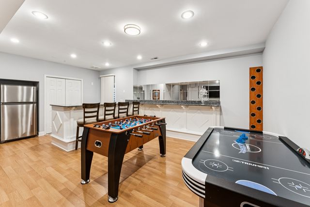 5 Illinois Avenue, Schaumburg, IL 60193