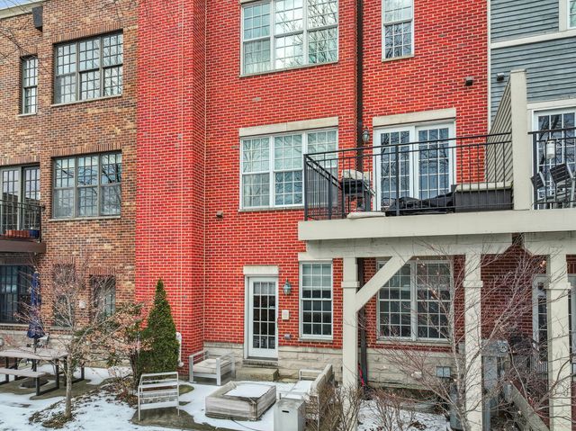 5 Illinois Avenue, Schaumburg, IL 60193