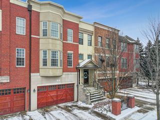 5 Illinois Avenue, Schaumburg, IL 60193