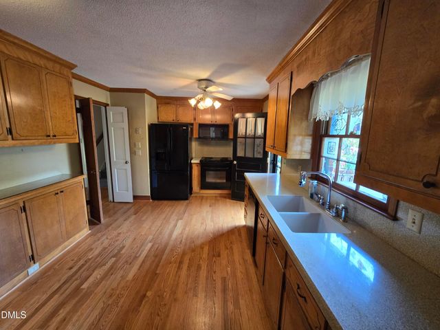 3301 Caldwell Drive, Raleigh, NC 27607