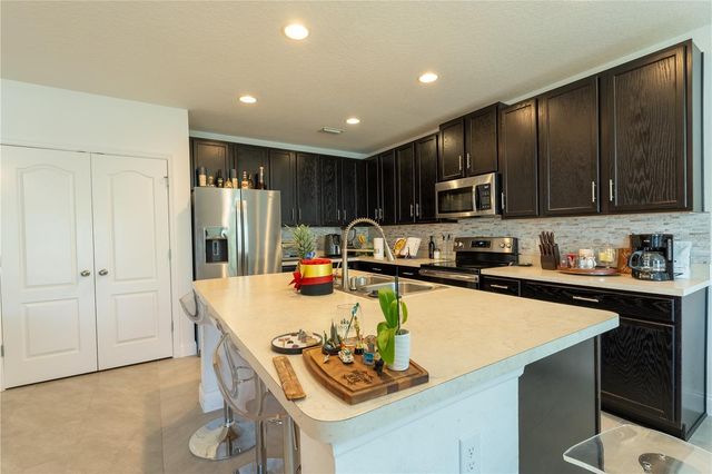 9693 EARLY LOOP, Groveland, FL 34736