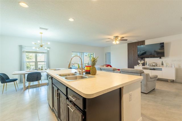 9693 EARLY LOOP, Groveland, FL 34736