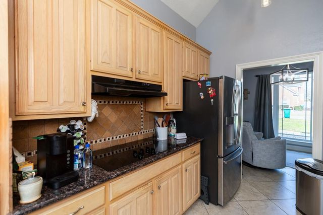 2705 E Tanager Trail, Orange, TX 77632