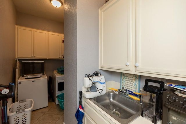 2705 E Tanager Trail, Orange, TX 77632