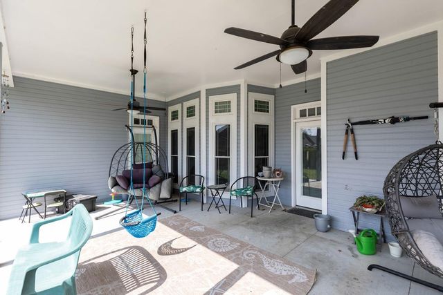 2705 E Tanager Trail, Orange, TX 77632