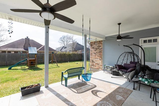 2705 E Tanager Trail, Orange, TX 77632