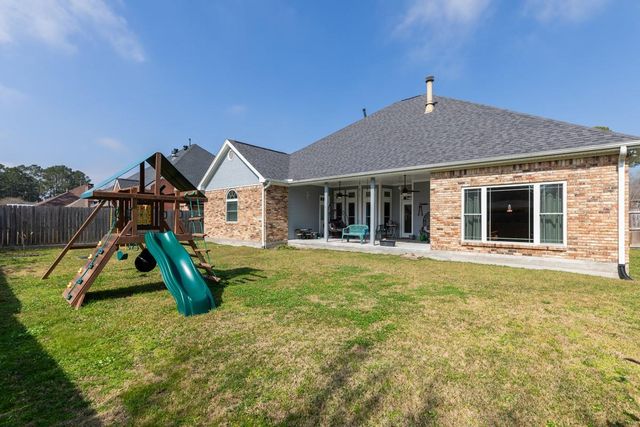 2705 E Tanager Trail, Orange, TX 77632