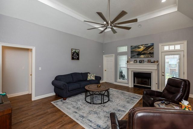 2705 E Tanager Trail, Orange, TX 77632