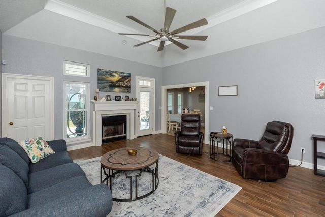 2705 E Tanager Trail, Orange, TX 77632