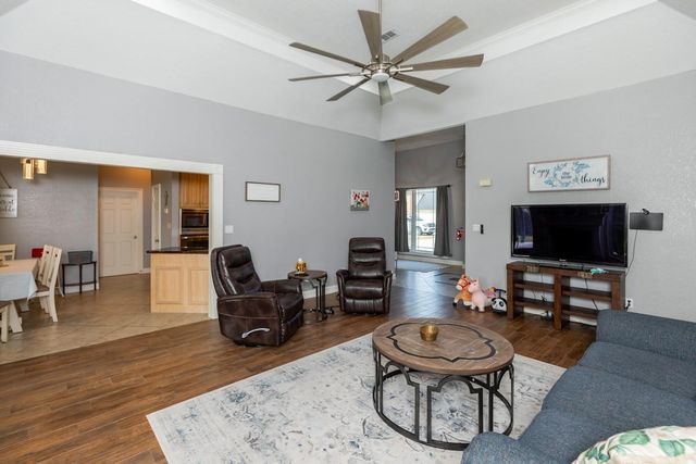 2705 E Tanager Trail, Orange, TX 77632