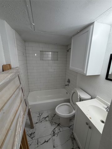 9807 Walnut Street 203, Dallas, TX 75243