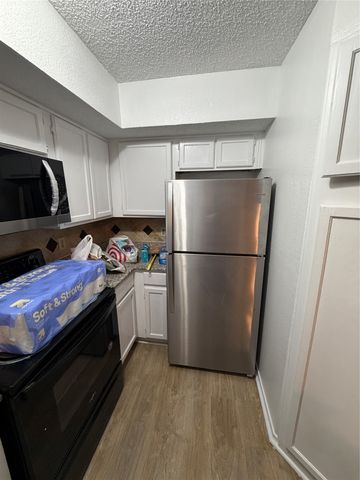 9807 Walnut Street 203, Dallas, TX 75243