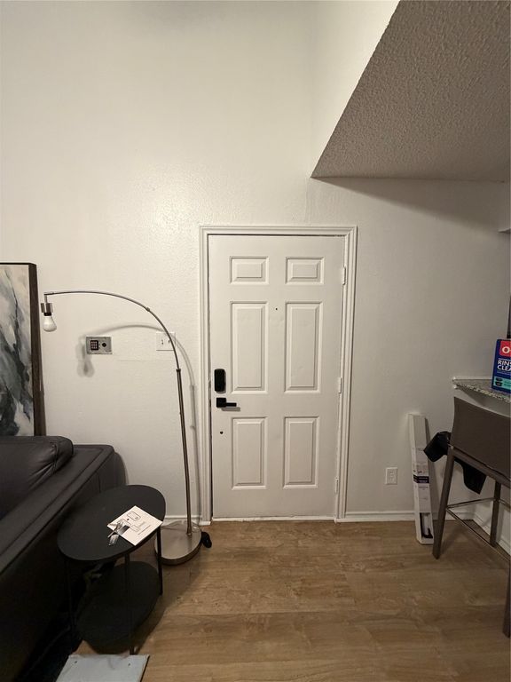 9807 Walnut Street 203, Dallas, TX 75243