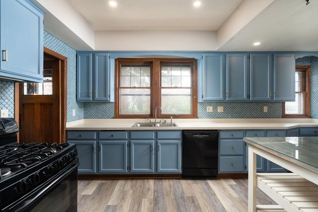 2543 N Grant BOULEVARD, Milwaukee, WI 53210
